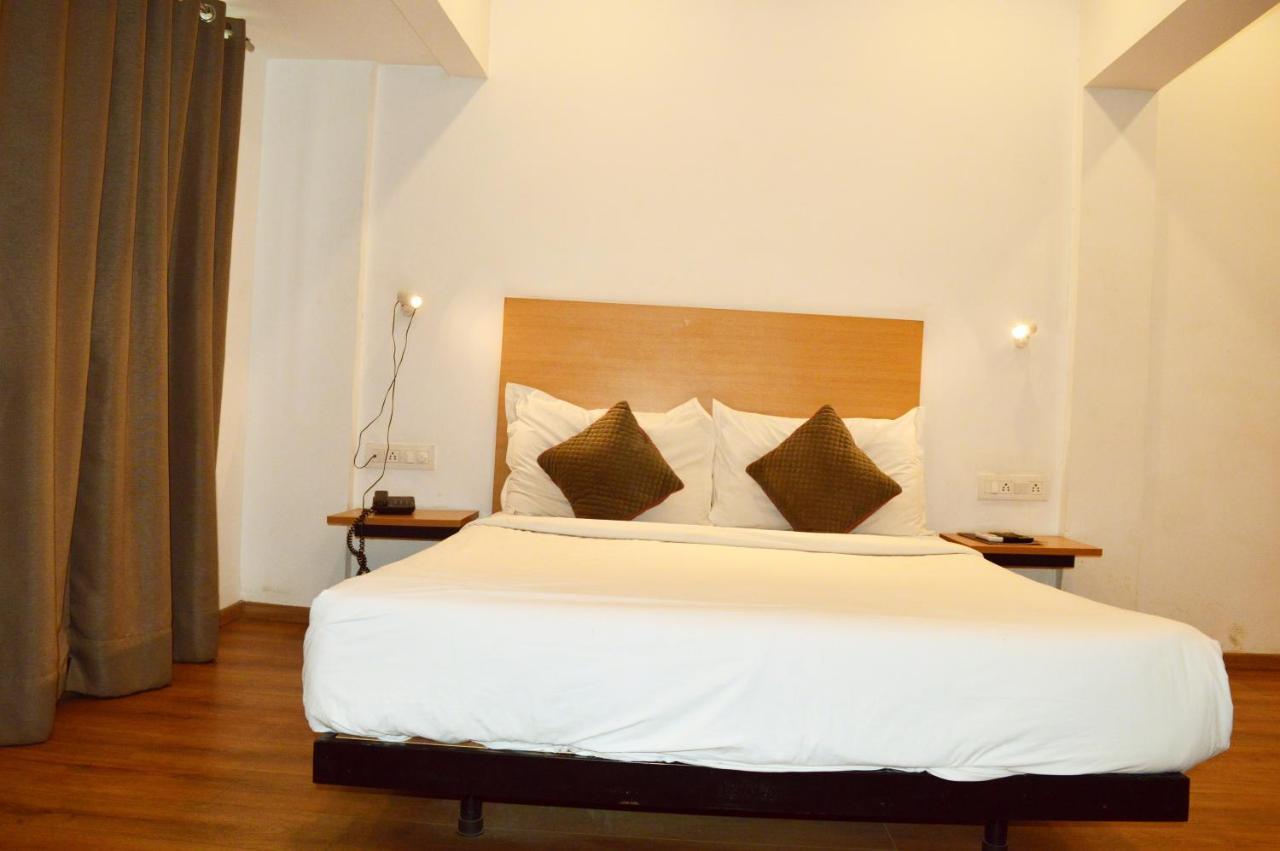 Hotel Orient Avenue Nagpur Zewnętrze zdjęcie